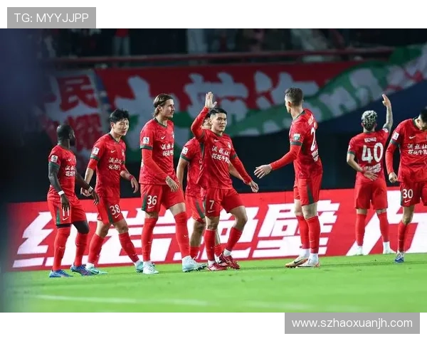 中国足球队备战亚洲杯 强力引援助力新一轮冲击荣耀